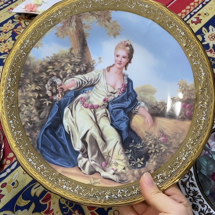 瓷片微瑕2只………………………………