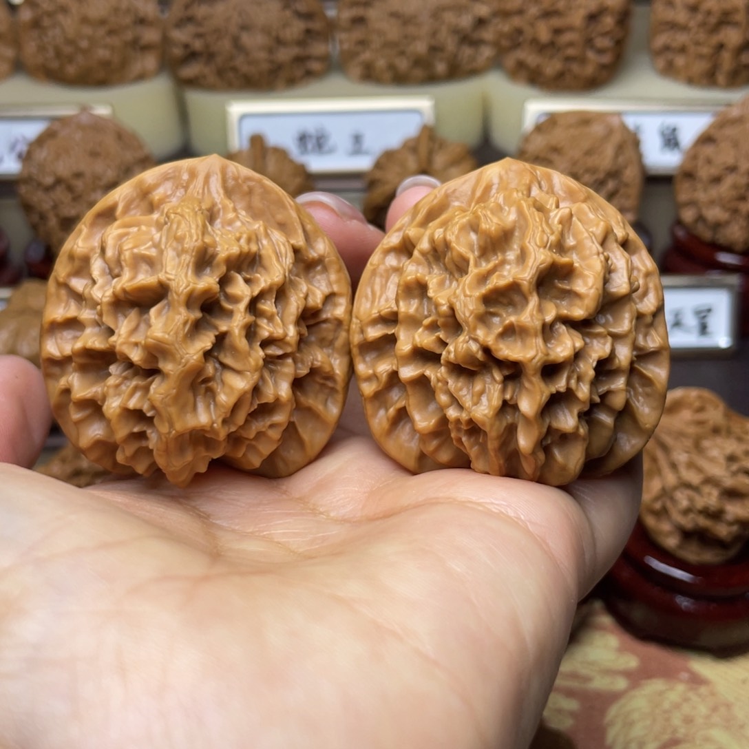 文玩核桃把件帝王