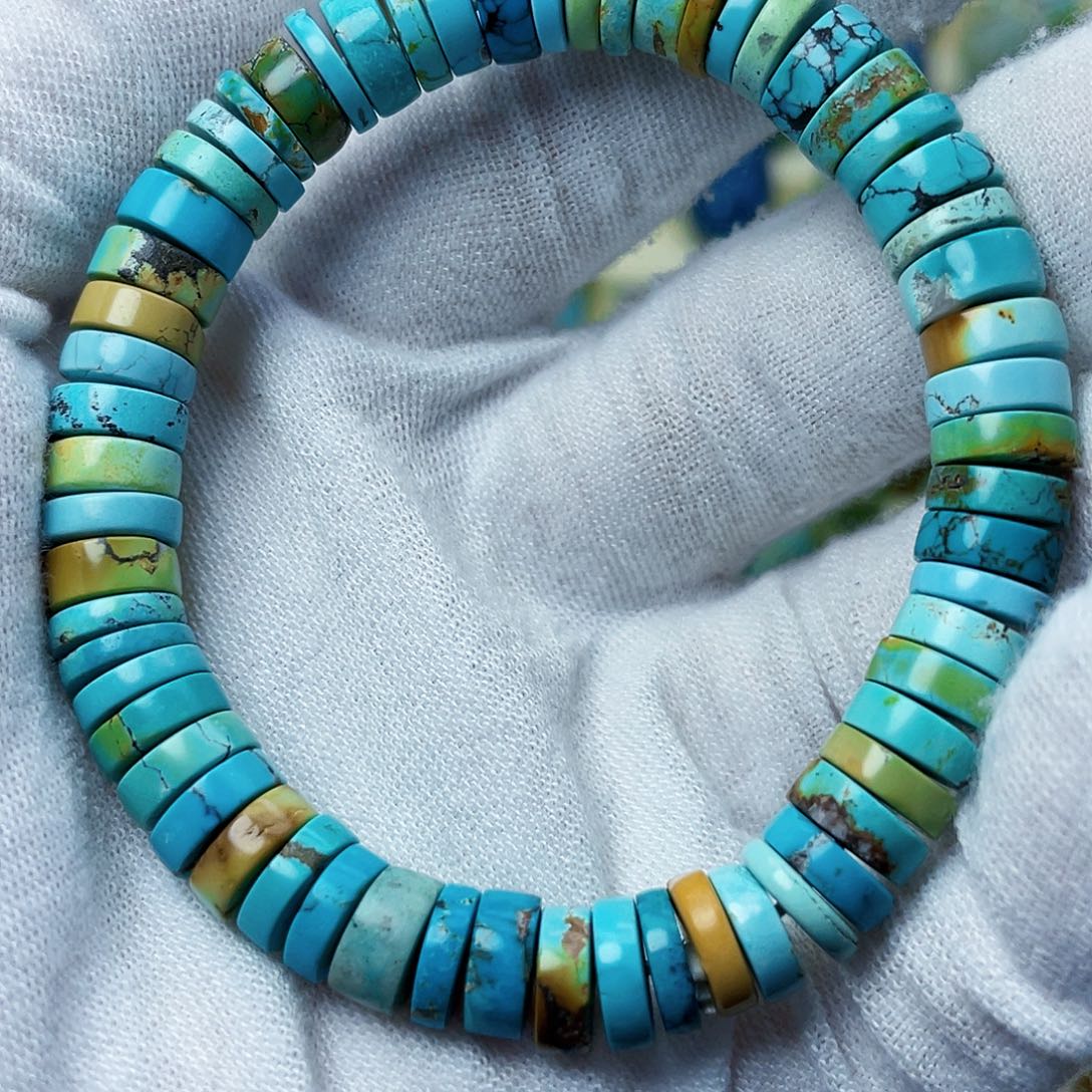 绿松石颈饰未镶嵌