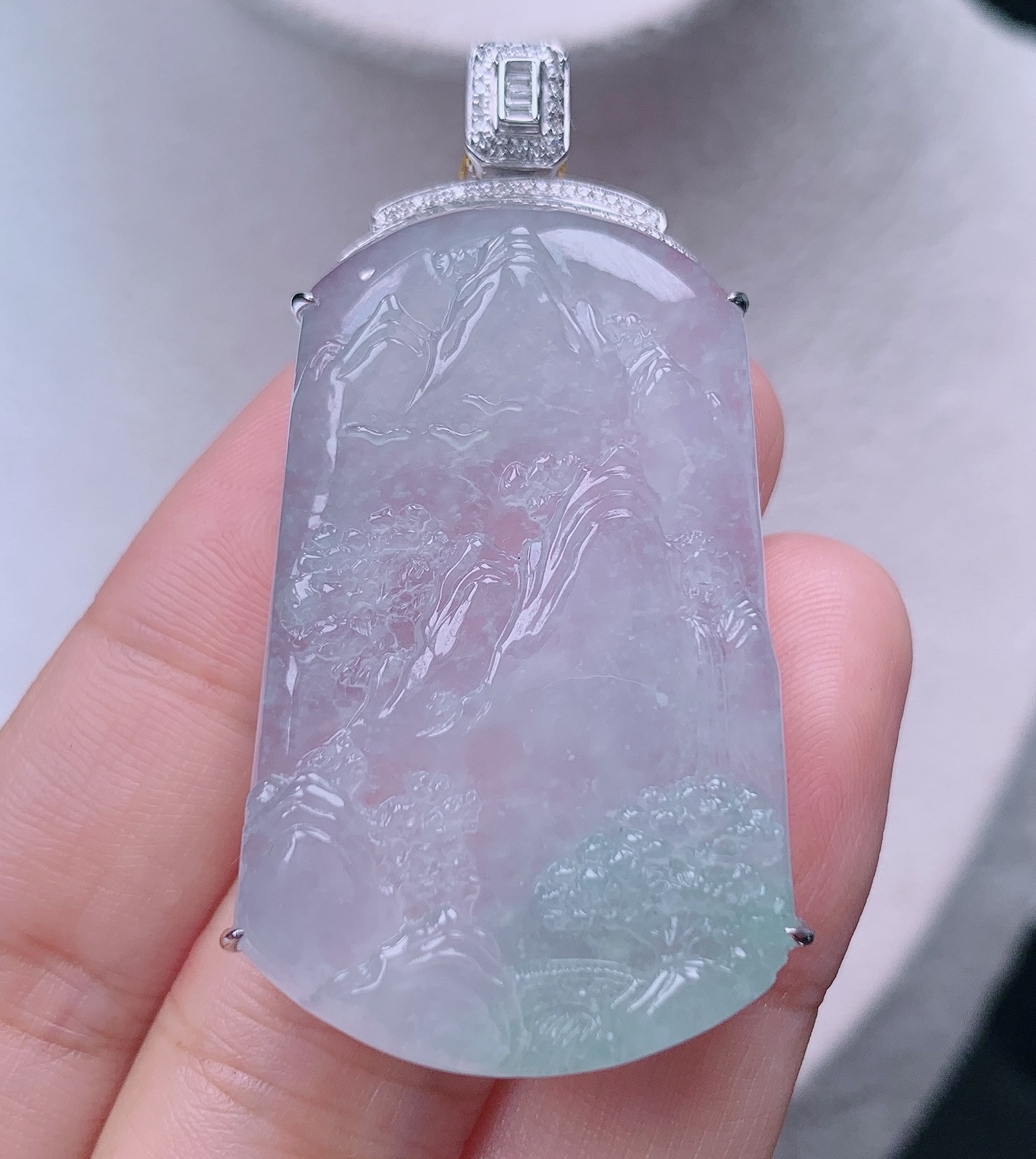 缅甸翡翠A货老坑18k高冰飘绿一刀切山水牌吊坠挂件54^44*28.8*11