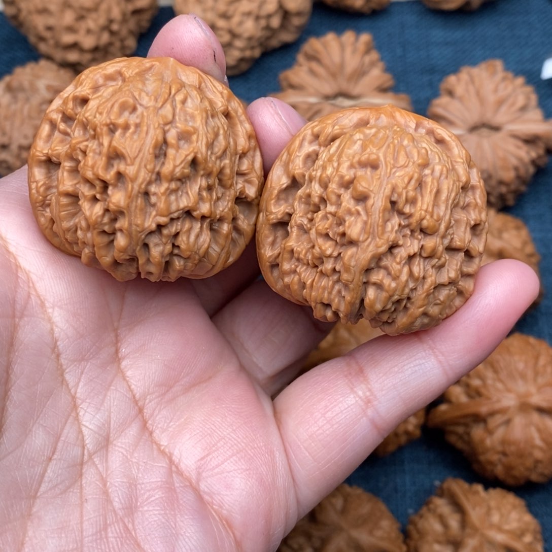 文玩核桃把件39精品球疆