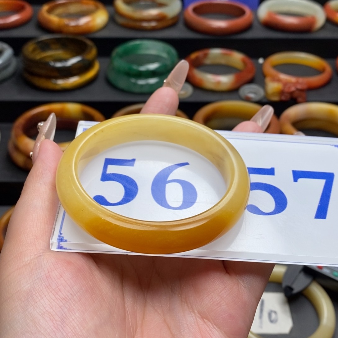 石英质玉（黄龙玉）手镯未镶嵌