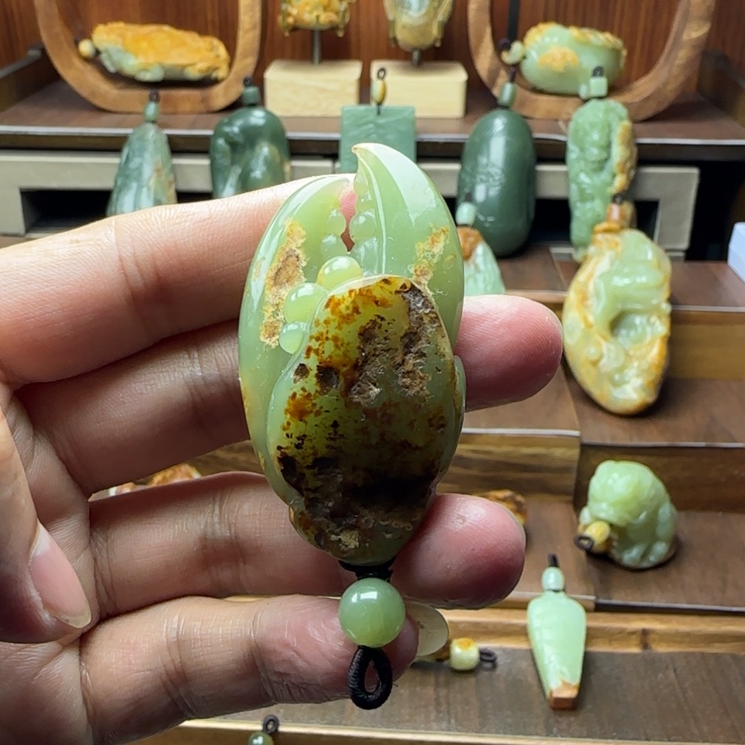 岫岩河磨玉（透闪石质玉）未镶嵌颈饰