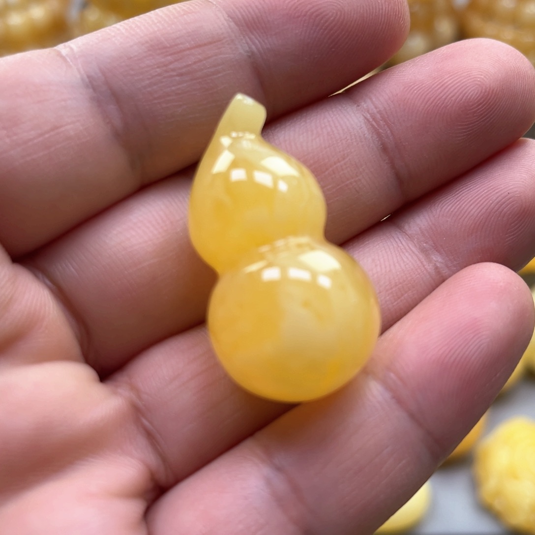 琥珀颈饰未镶嵌吊坠