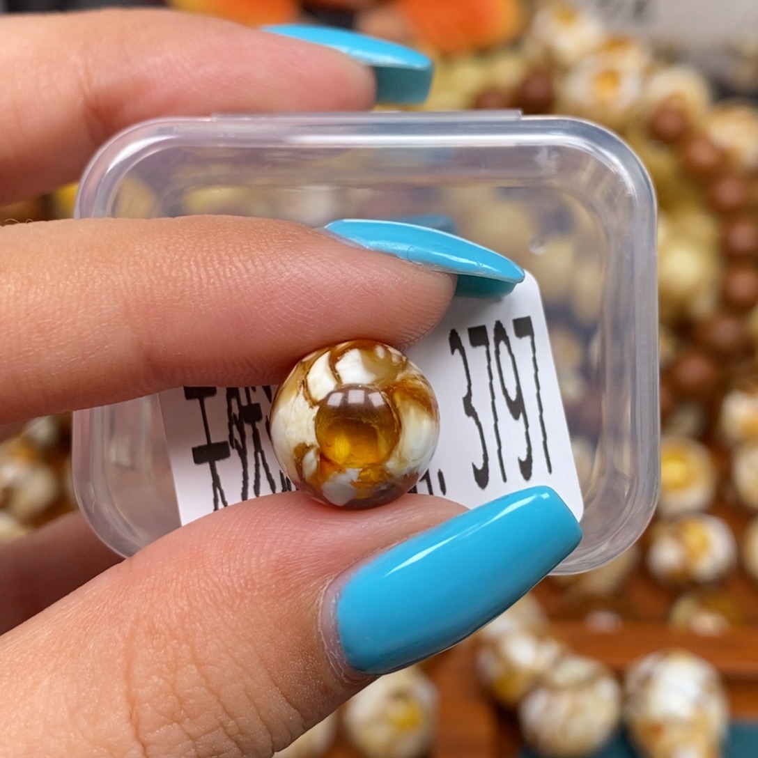 蜜蜡未镶嵌珠宝奇石3797