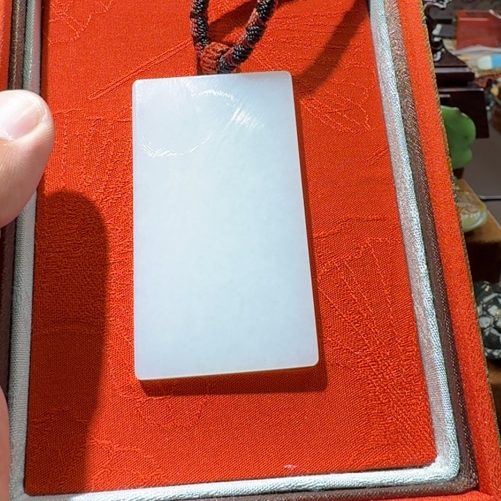 和田玉未镶嵌把件