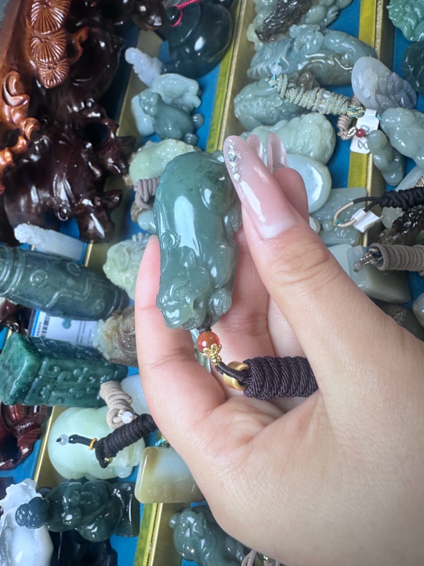 和田玉貔貅吊坠挂件