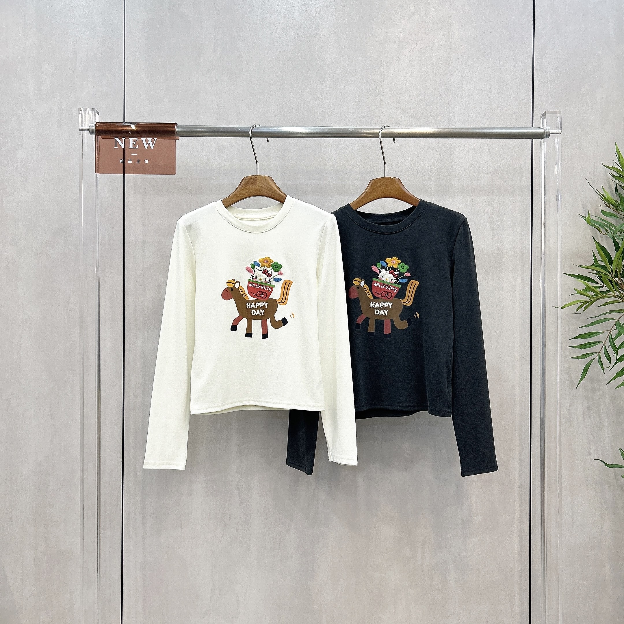 欧洲站新款圆领正肩小马印花卡通刺绣长袖T恤女休闲百搭上衣60821