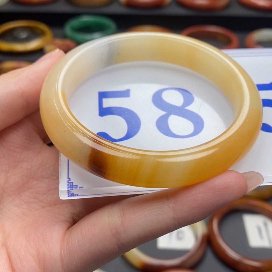 石英质玉（黄龙玉）手镯未镶嵌