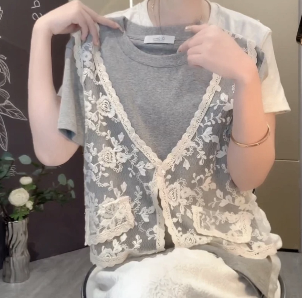 夏季新款刺绣蕾丝拼接假两件女时尚洋气设计感百搭上衣7001