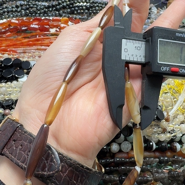 兰***韵玛瑙/玉髓未镶嵌珠宝半成品一条6x25m玛瑙