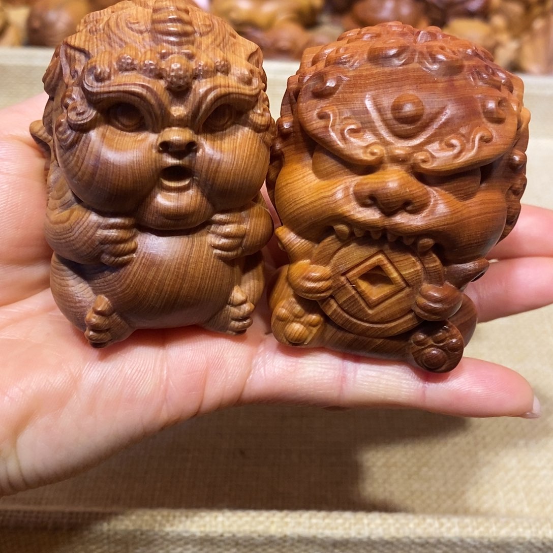 柏木（崖柏）李*梵崖柏手把件，貔貅x2