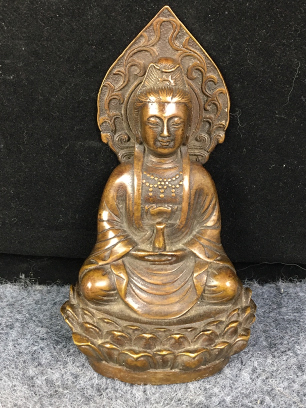 铜精制背光坐观音像，尺寸高14.5cm，重量尺寸咨询客服。
