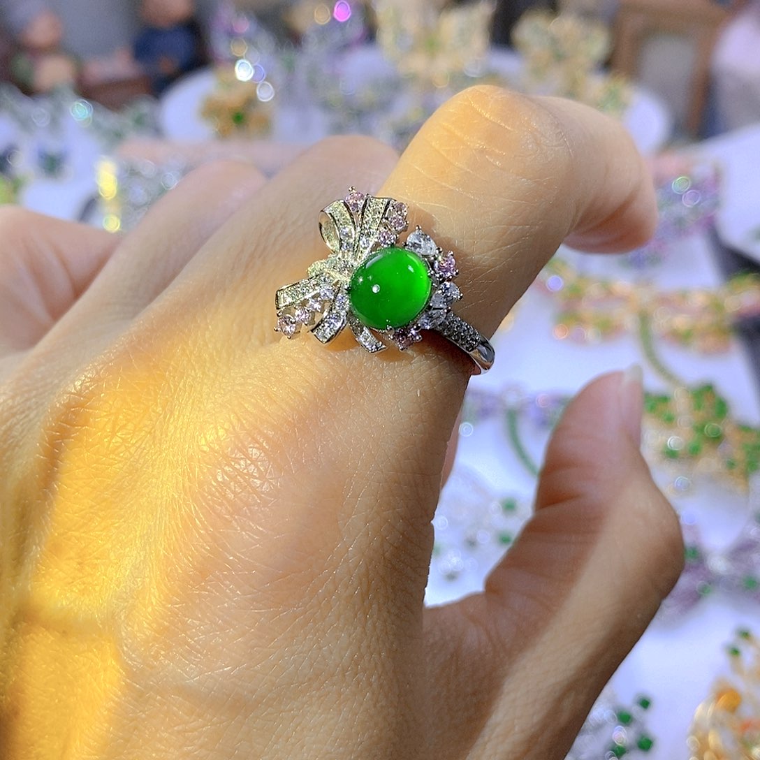 颈饰银S925镶嵌翡翠