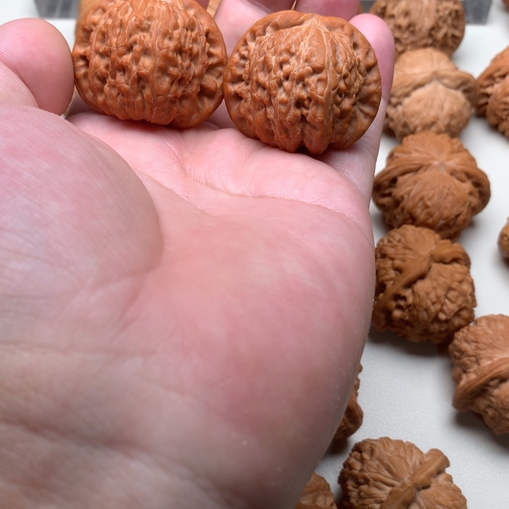 文玩核桃吊坠笑*痴白狮子