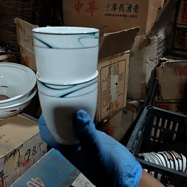 陶瓷盘子碗啥都有盘子碗茶壶啥都有