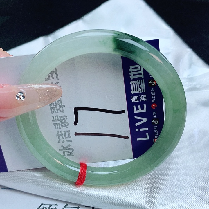 翡翠手镯未镶嵌缅甸天然a货翡翠手镯