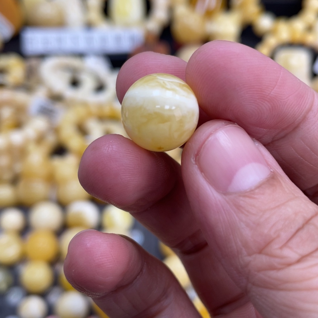 琥珀珠宝奇石未镶嵌13.8mm皮色