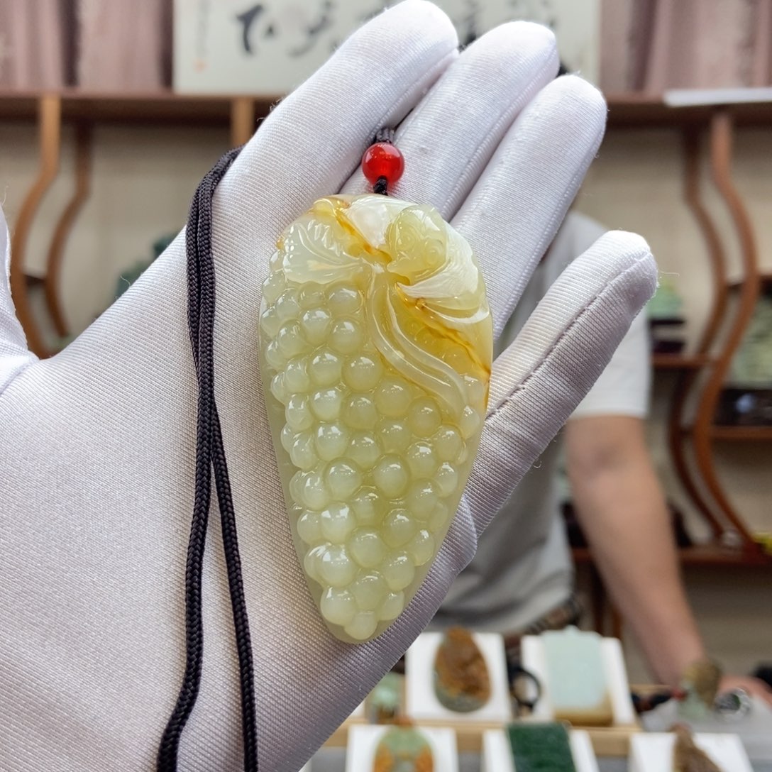 蛇纹石玉未镶嵌代代有福