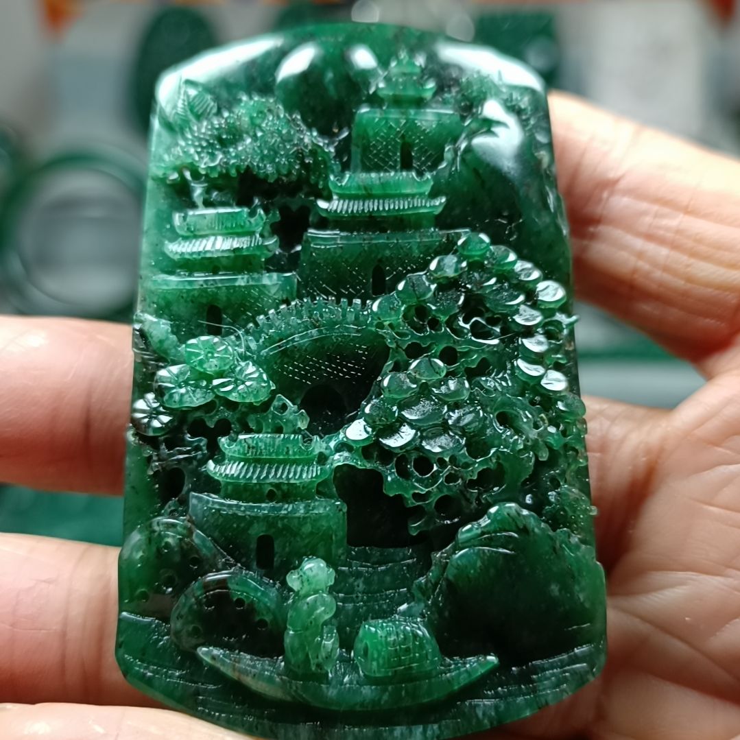 独山玉颈饰未镶嵌