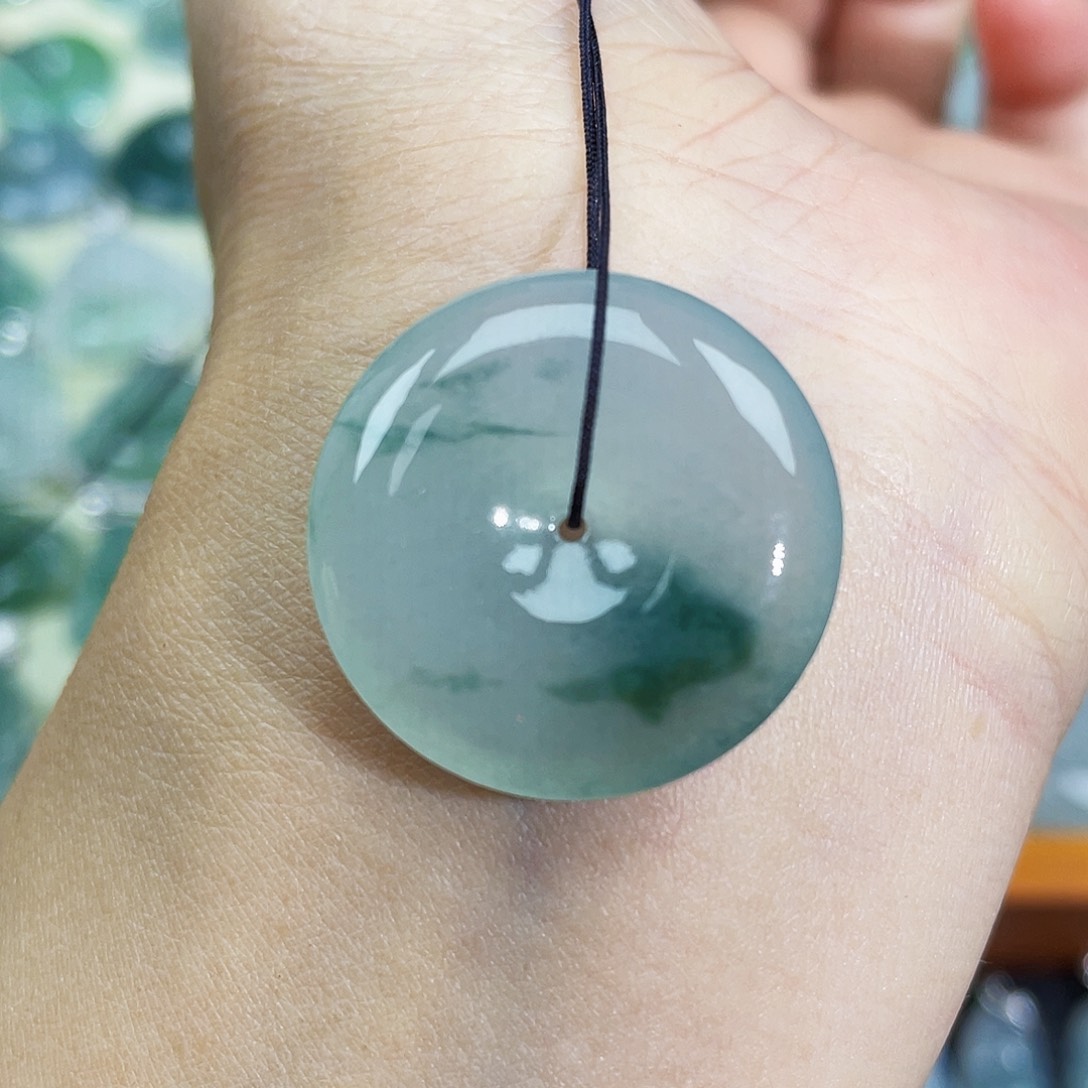 翡翠颈饰未镶嵌吊坠