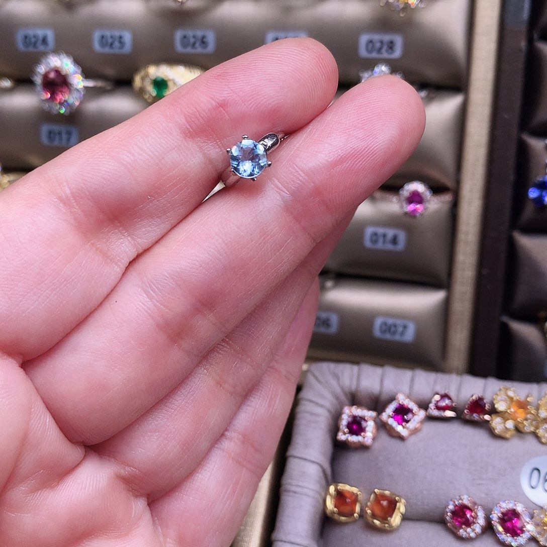 幽***火银S925镶嵌海蓝宝石耳环