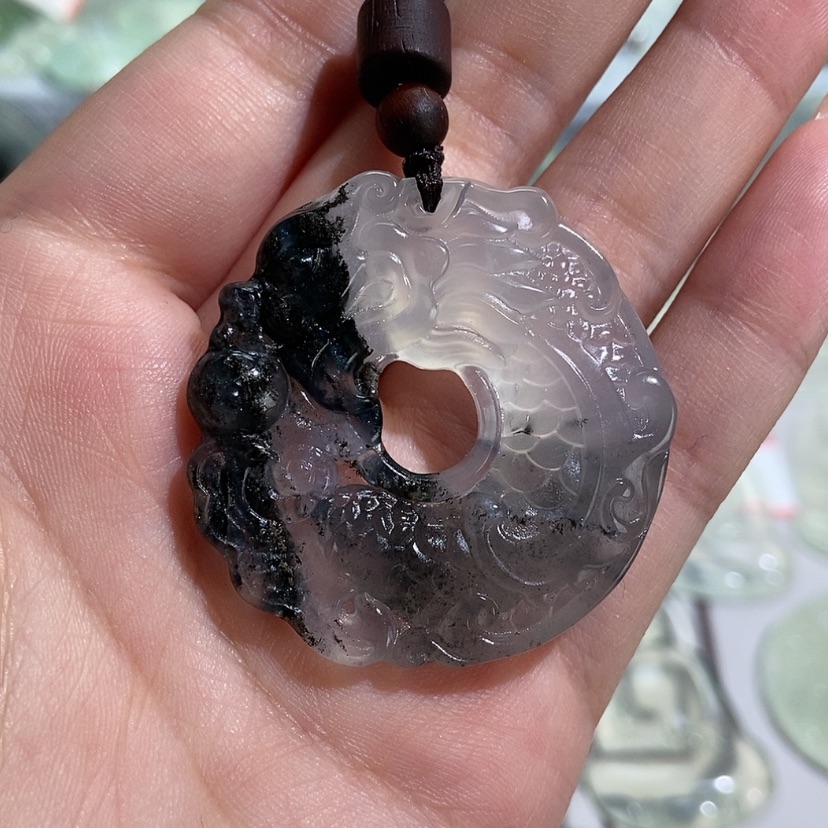 【闪购商品】蛇纹石玉颈饰未镶嵌