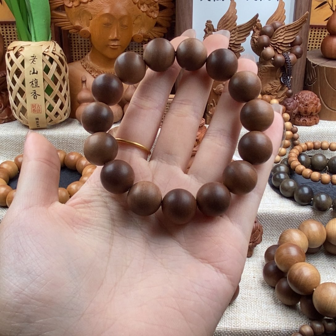 2***4檀香木手串/手链迈索尔，老山檀香，庙香1.5