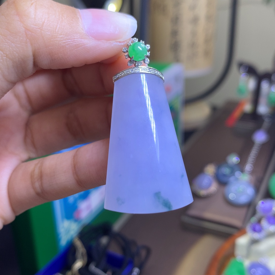 翡翠颈饰18K金镶嵌翡翠