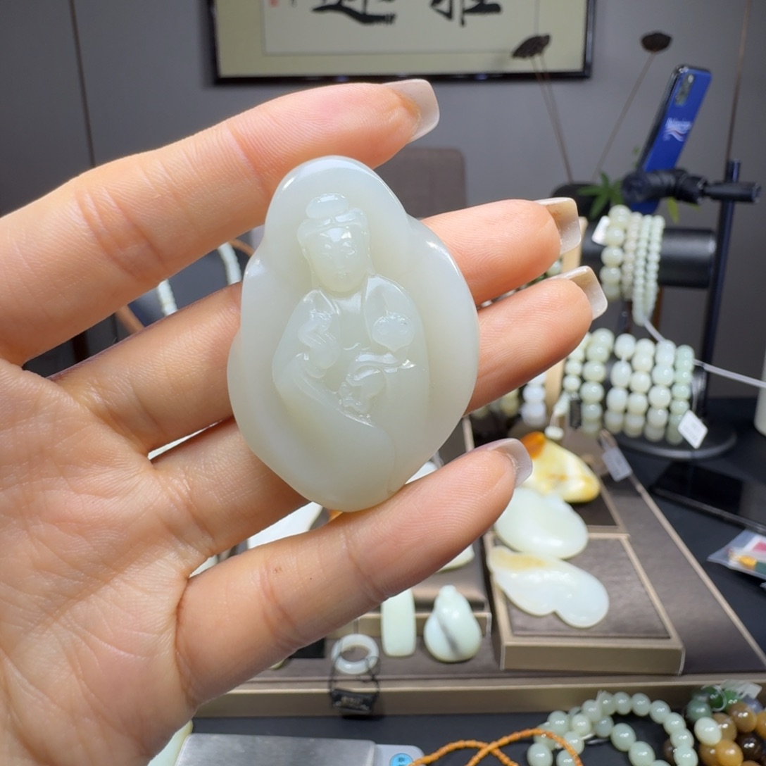 和田玉未镶嵌挂件吃****丙