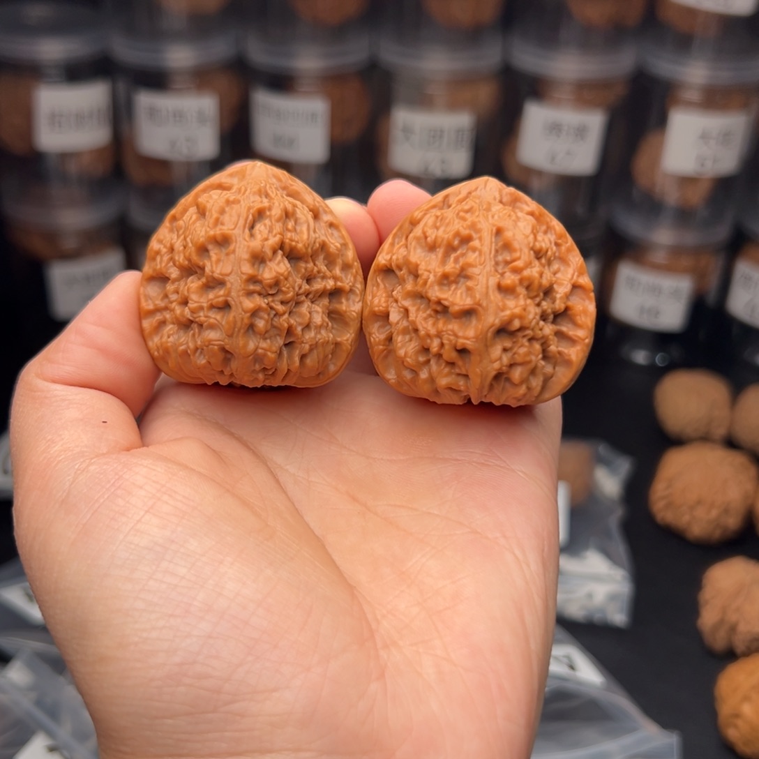 文玩核桃吊坠疯****南蒋石