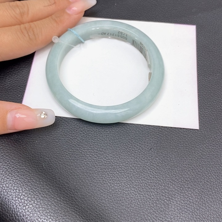 翡翠手镯未镶嵌?****耐54圈口