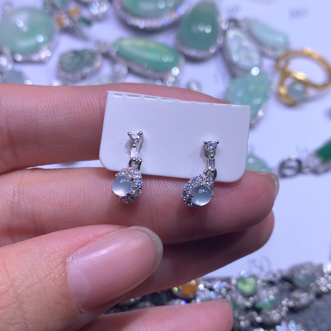 翡翠颈饰银S925镶嵌耳钉