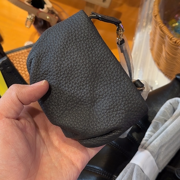 P***h犏牛皮（革）手工皮具包包