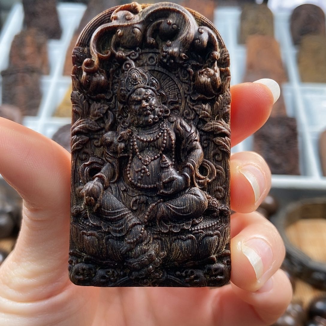 木文****?越1黄3牌子吊坠