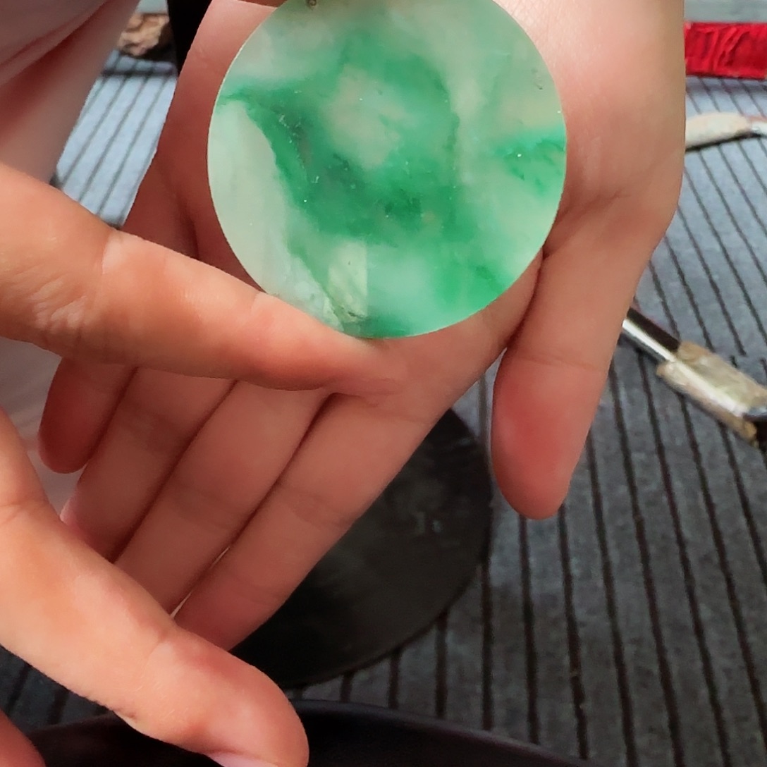 石英质玉（非洲翠）未镶嵌颈饰