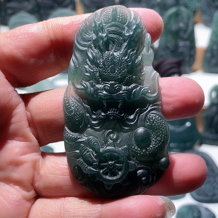 定制翡翠未镶嵌龙