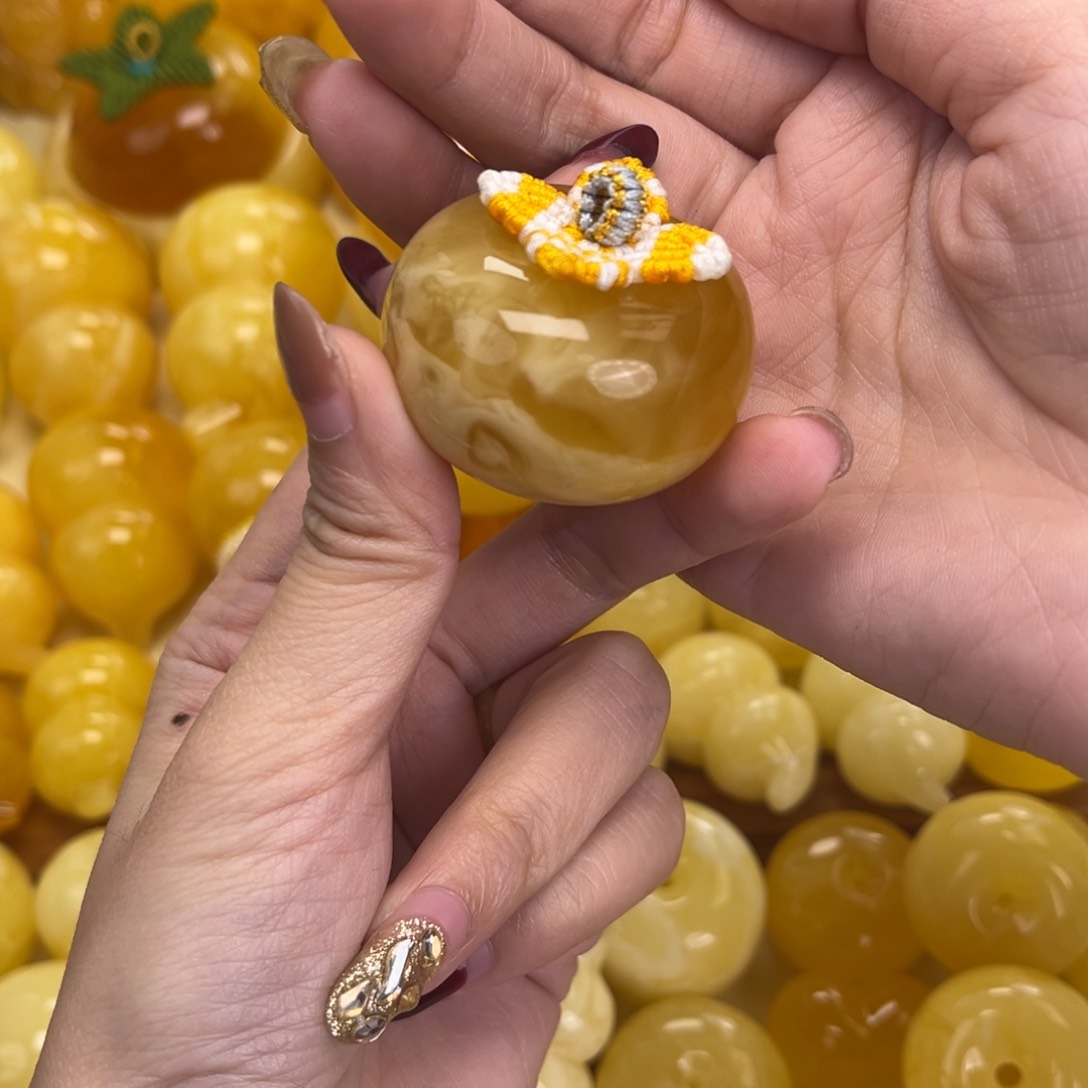 裸石琥珀未镶嵌俄料柿子27g