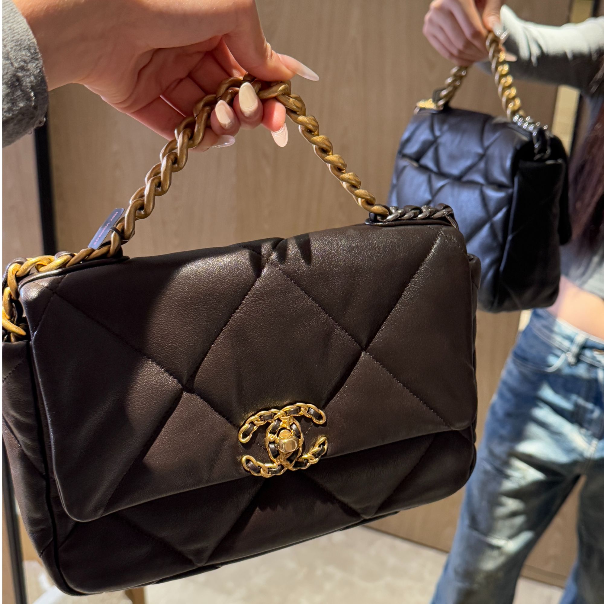 99新 Chanel/香奈儿 展会外场！乌木色金扣小号19bag包 26cm 