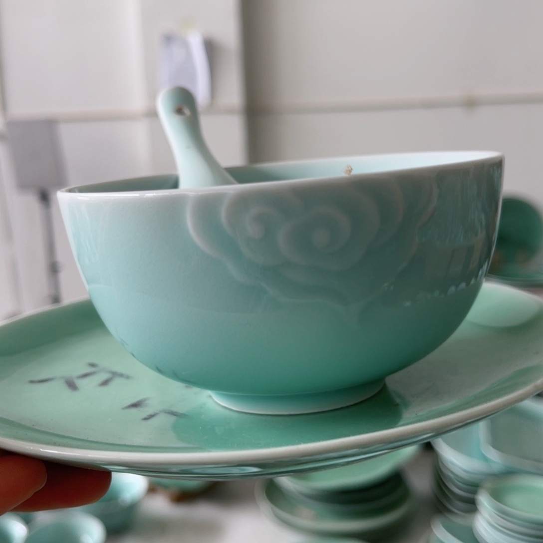 青瓷哈哈哈哈哈哈哈哈哈哈哈哈