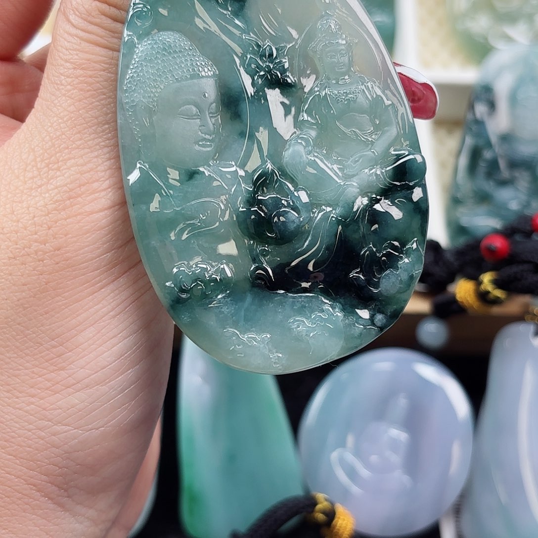 翡翠颈饰未镶嵌观音