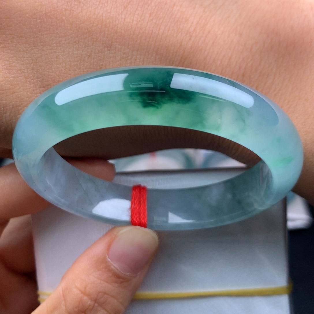 翡翠未镶嵌手镯冰绿飘花起光