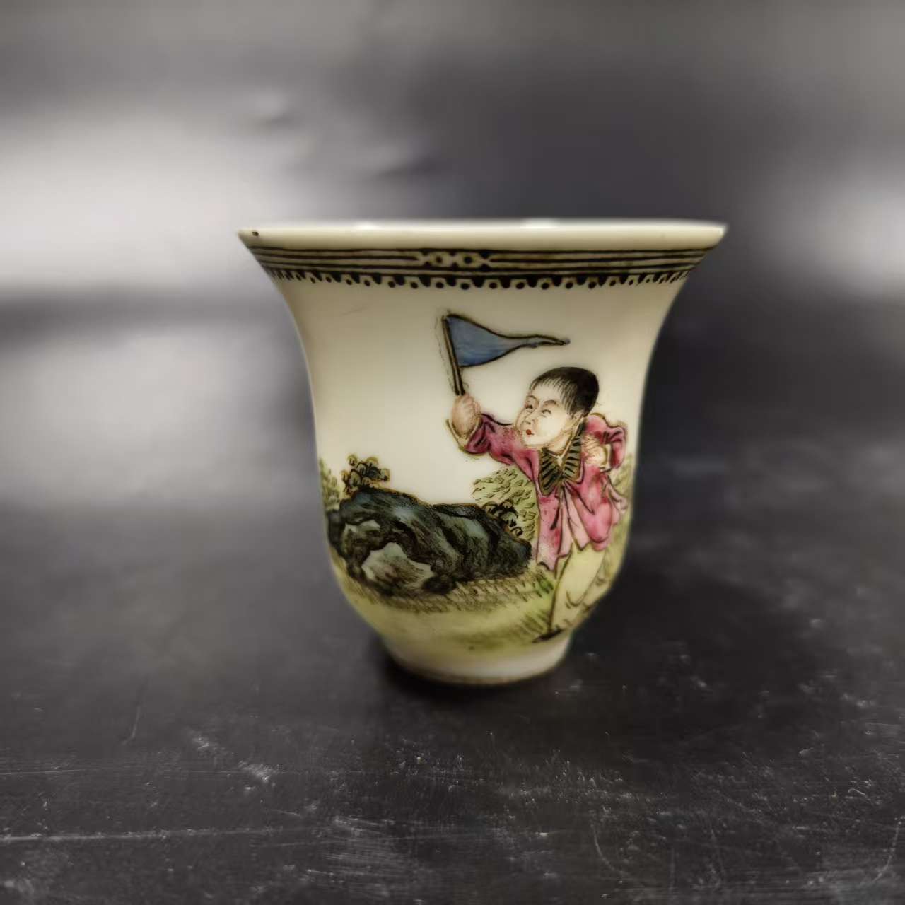 DS194 民国粉彩娃娃铃铛杯 直径5.5cm 高5cm