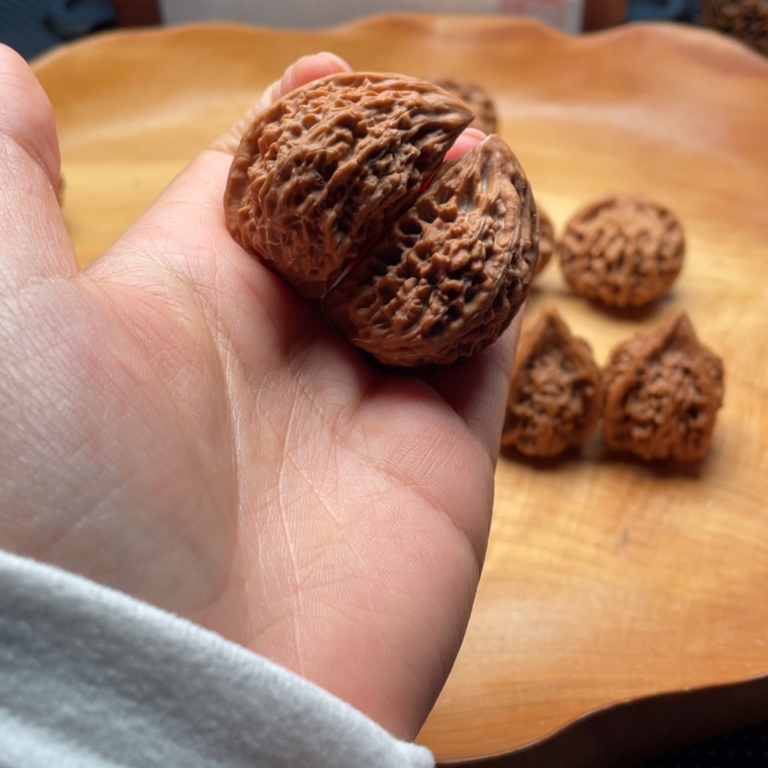 ****了核桃手串/手链秦岭野生半臂