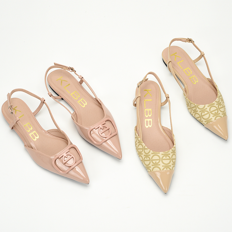 平底包头凉鞋女百搭不累脚一字扣带方扣字母气质尖头后空单鞋115