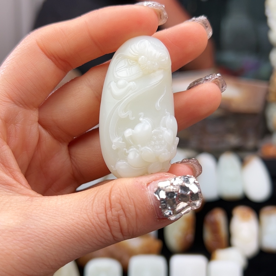 和田玉颈饰未镶嵌