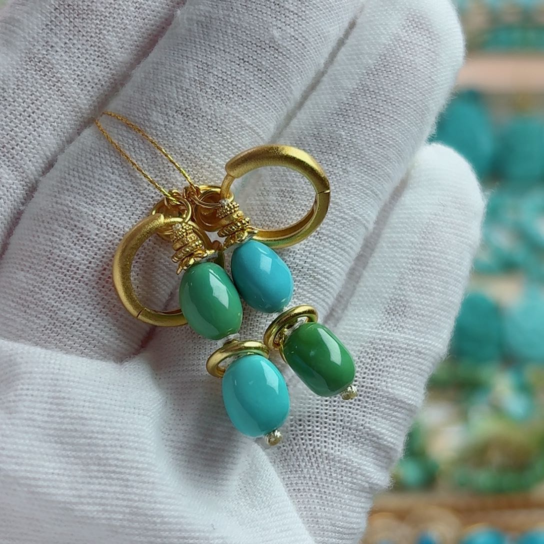 绿松石未镶嵌珠宝奇石