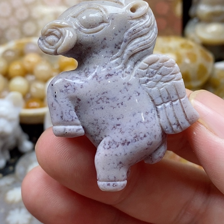 石英质玉颈饰未镶嵌