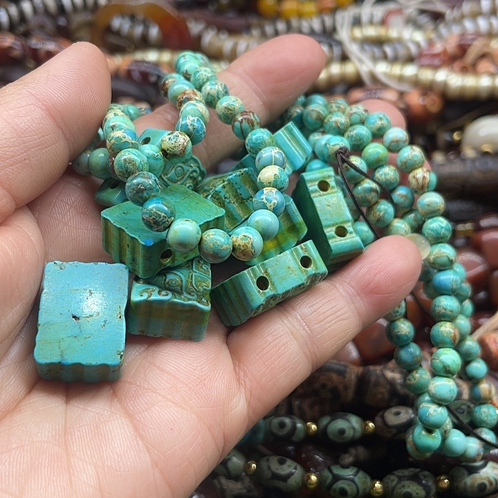 花***错玛瑙/玉髓未镶嵌颈饰