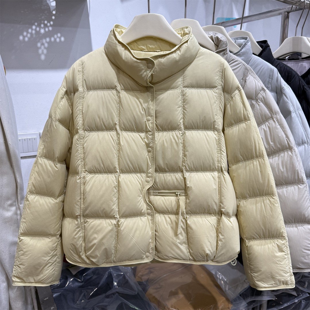 2025冬季新款排骨羽绒服女短款立领白鸭绒小个子面包服保暖外套